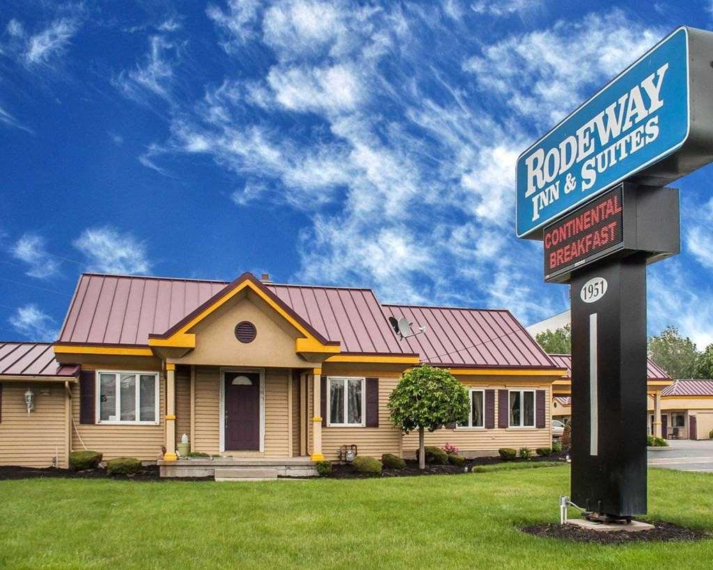 Amherst Inn&Suites Exterior foto