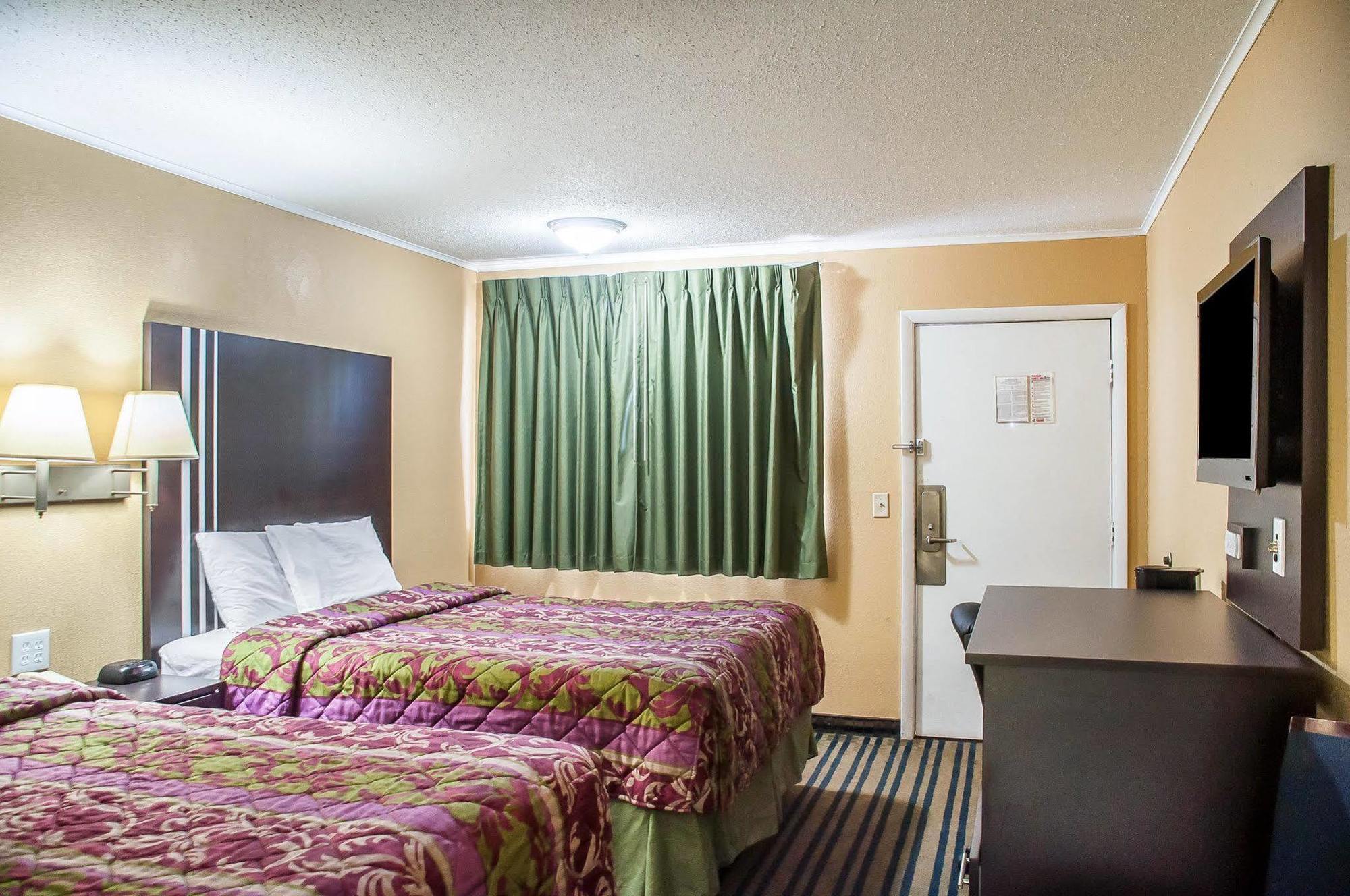 Amherst Inn&Suites Exterior foto