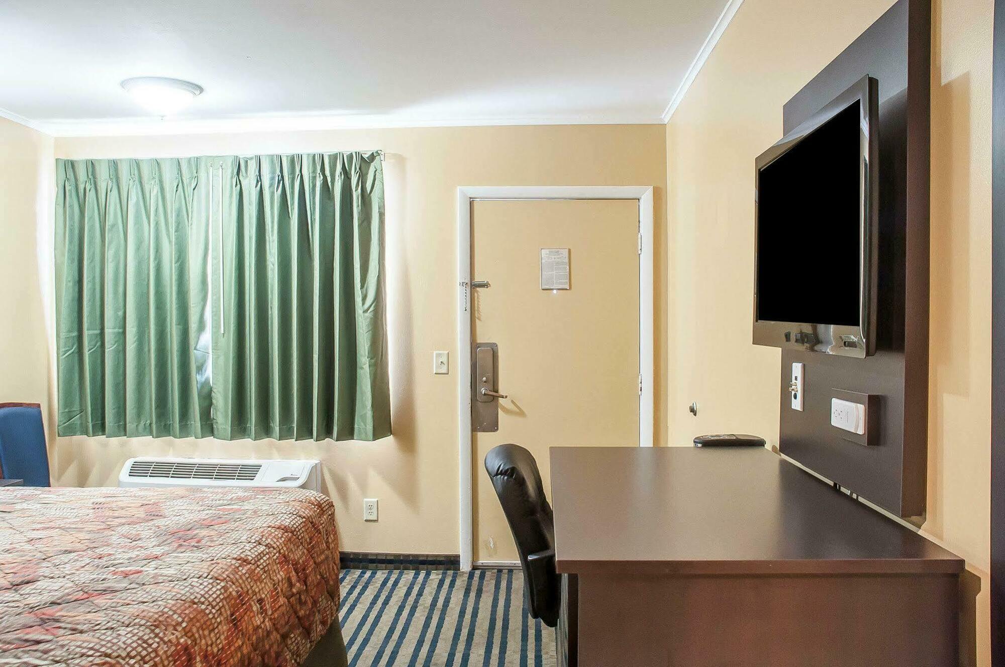Amherst Inn&Suites Exterior foto
