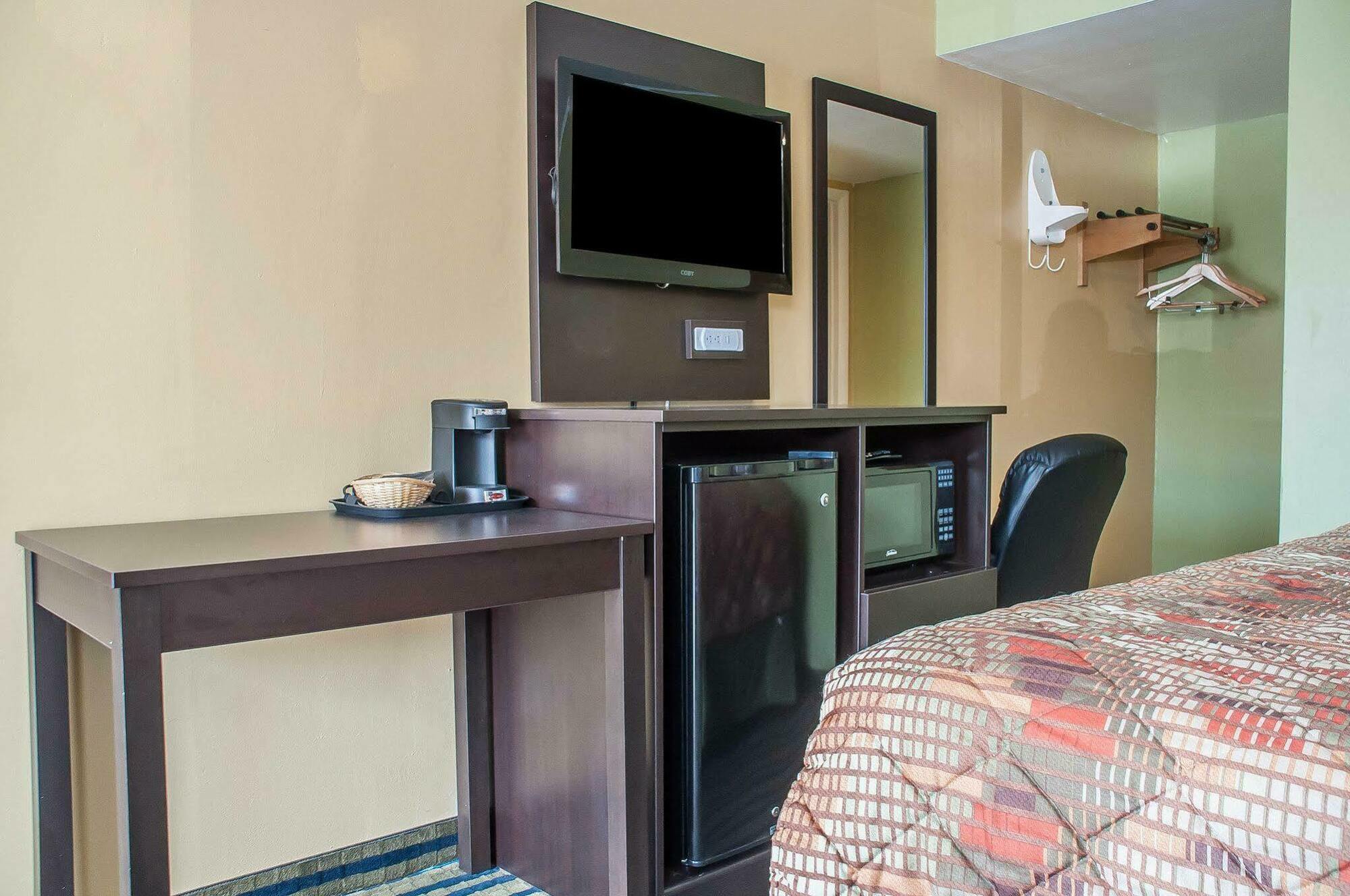 Amherst Inn&Suites Exterior foto